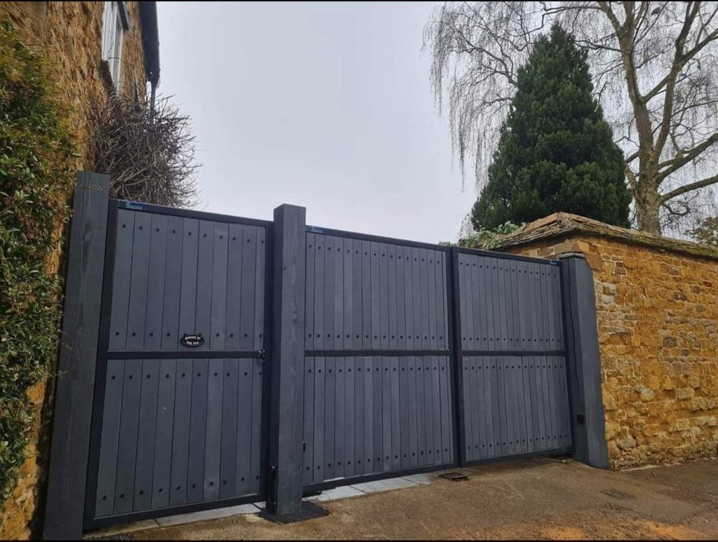 Electric Ceder Gate
