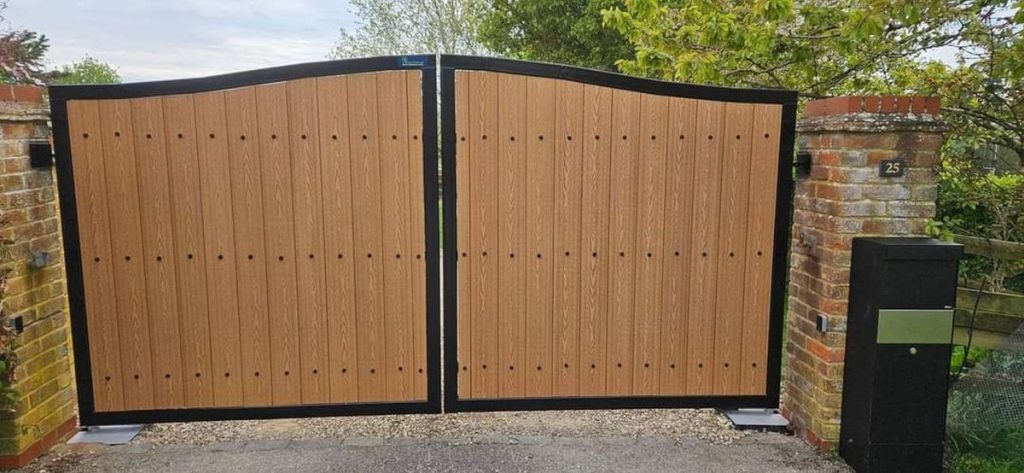 electric composite driveway gates bedford ppl gates electric composite driveway gates luton ppl gates 55.jpgFB IMG 1714199782342